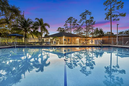 Palm Court at Wellington Apartments Photo 1