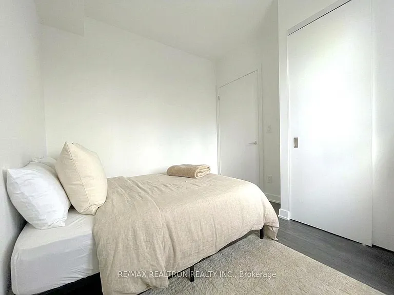 185 Alberta Ave #804 — Photo 11