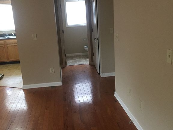 3rd image of 808 Lightfoot Way