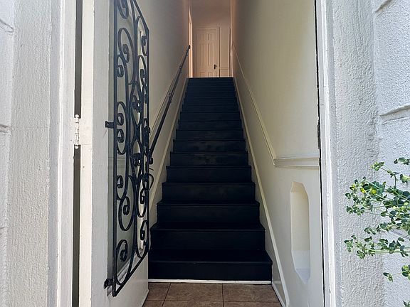 4th image of 419 N Doheny Dr APT B