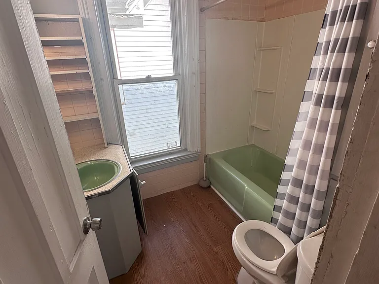 102 W Clinton St #2 — Photo 10