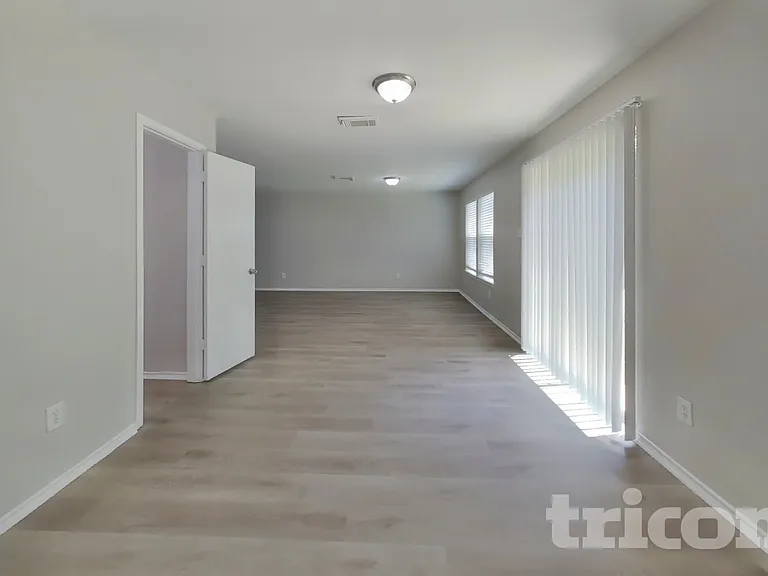 12402 Grossmount Dr — Photo 3