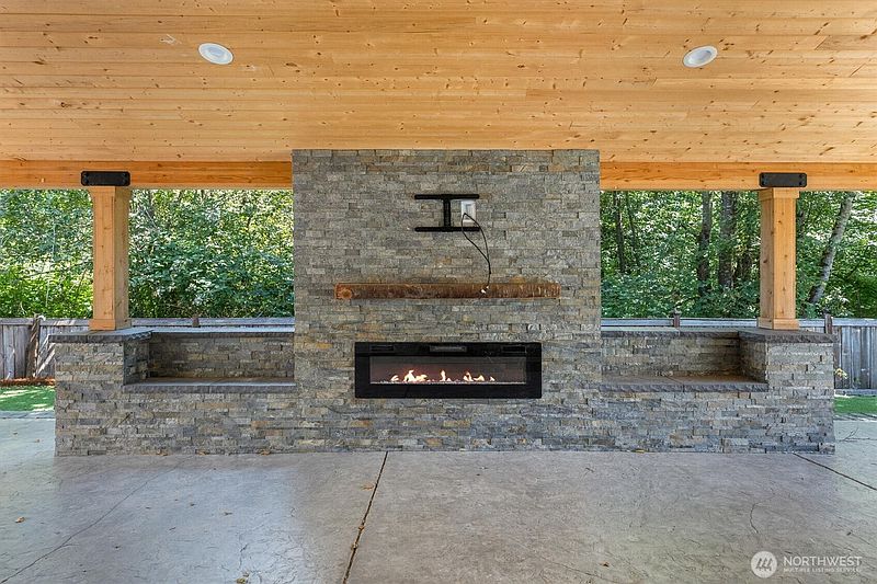 2nd image of 7813 86th Avenue NE
