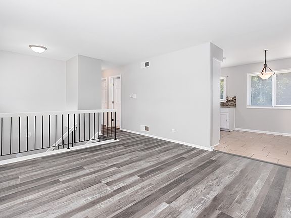 5th image of 5619 Allemong Dr