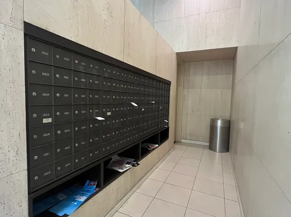 5320 N Sheridan Rd APT 1210, Chicago, IL 60640
