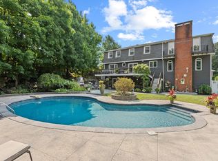 12 Cricklewood Dr, Stoneham, MA 02180