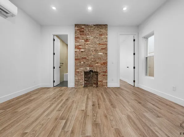 224 Hawthorne Street image 2 of 3