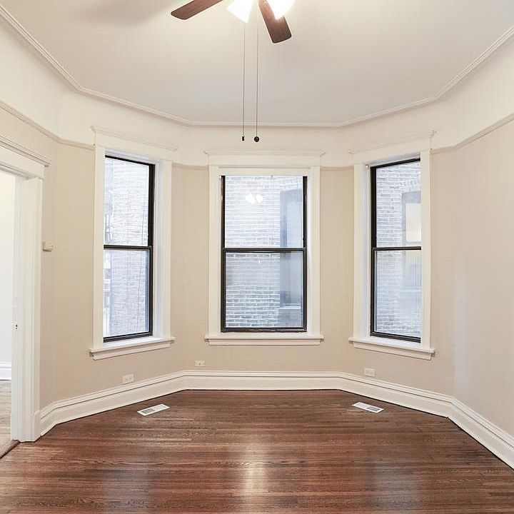 1st image of 3822 N Fremont St #317