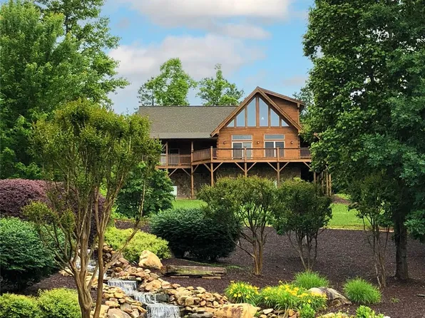 16 Saratoga Dr, Nebo, NC 28761