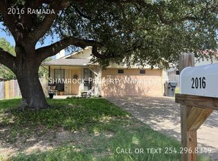 2016 Ramada Dr, Woodway, TX 76712