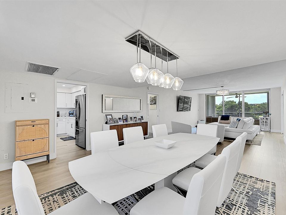1st image of 555 Oaks Lane #311