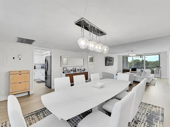 555 Oaks Lane #311, Pompano Beach, FL 33069