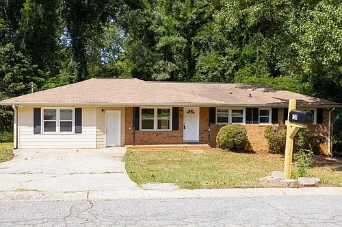 130 Rosewood Dr Photo 1