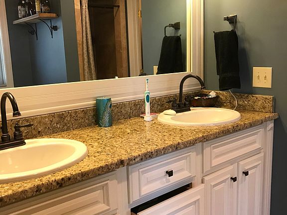 4th image of 210 Old Hotel Dr #11