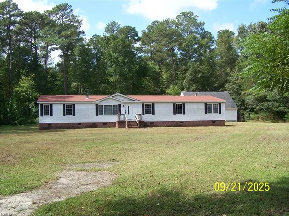 34026 Doctors Rd, Newsoms, VA 23874