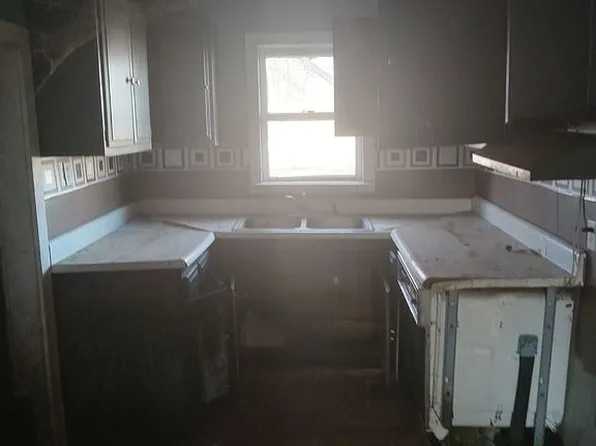 1803 Ferry St, Metropolis, IL 62960