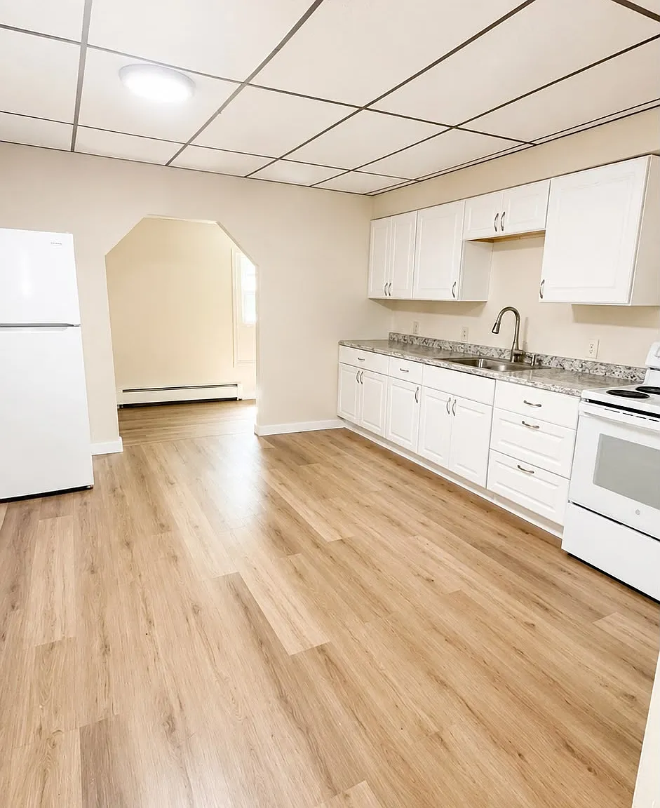4 bed, 1312 sqft, $2,500 — Photo 1