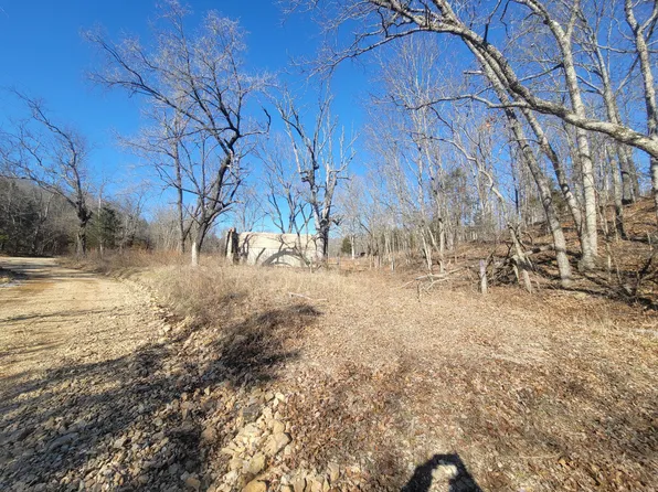 000 Jackson Rd, Willow Springs, MO 65793