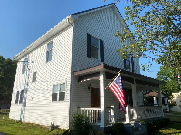 213 E 2nd St, Augusta, KY 41002