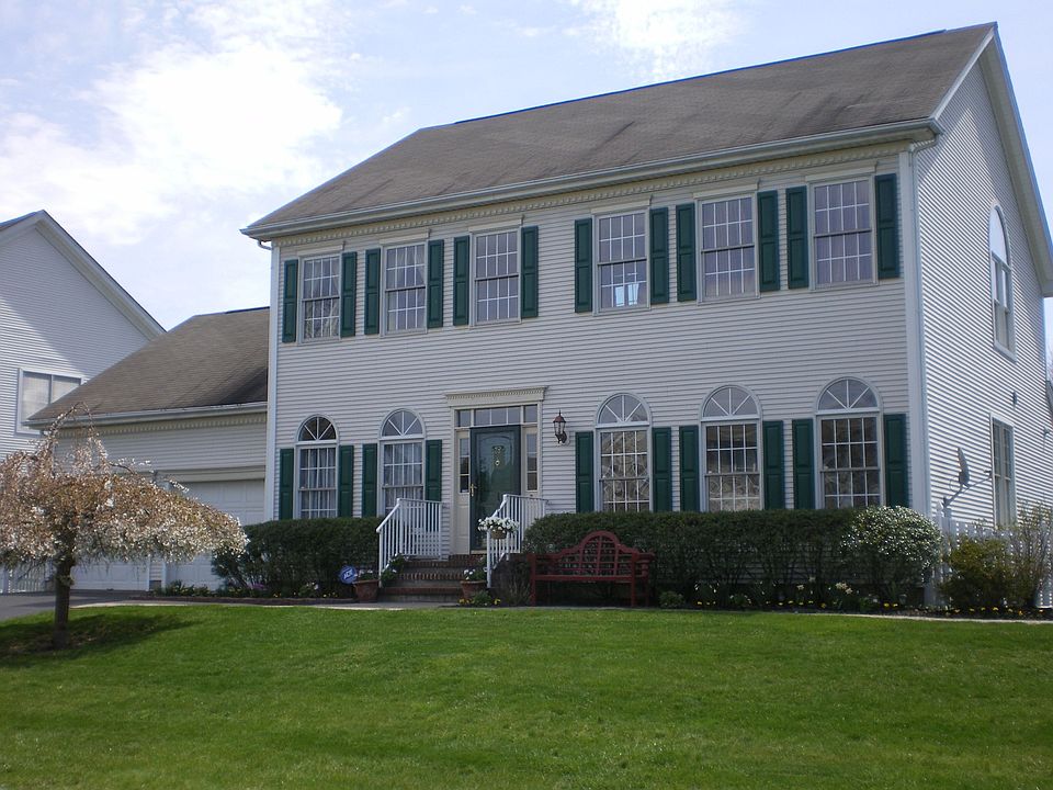 Beautiful Center Hall Colonial