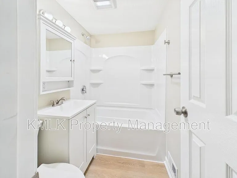 9042 Maple Grove Rd — Photo 14