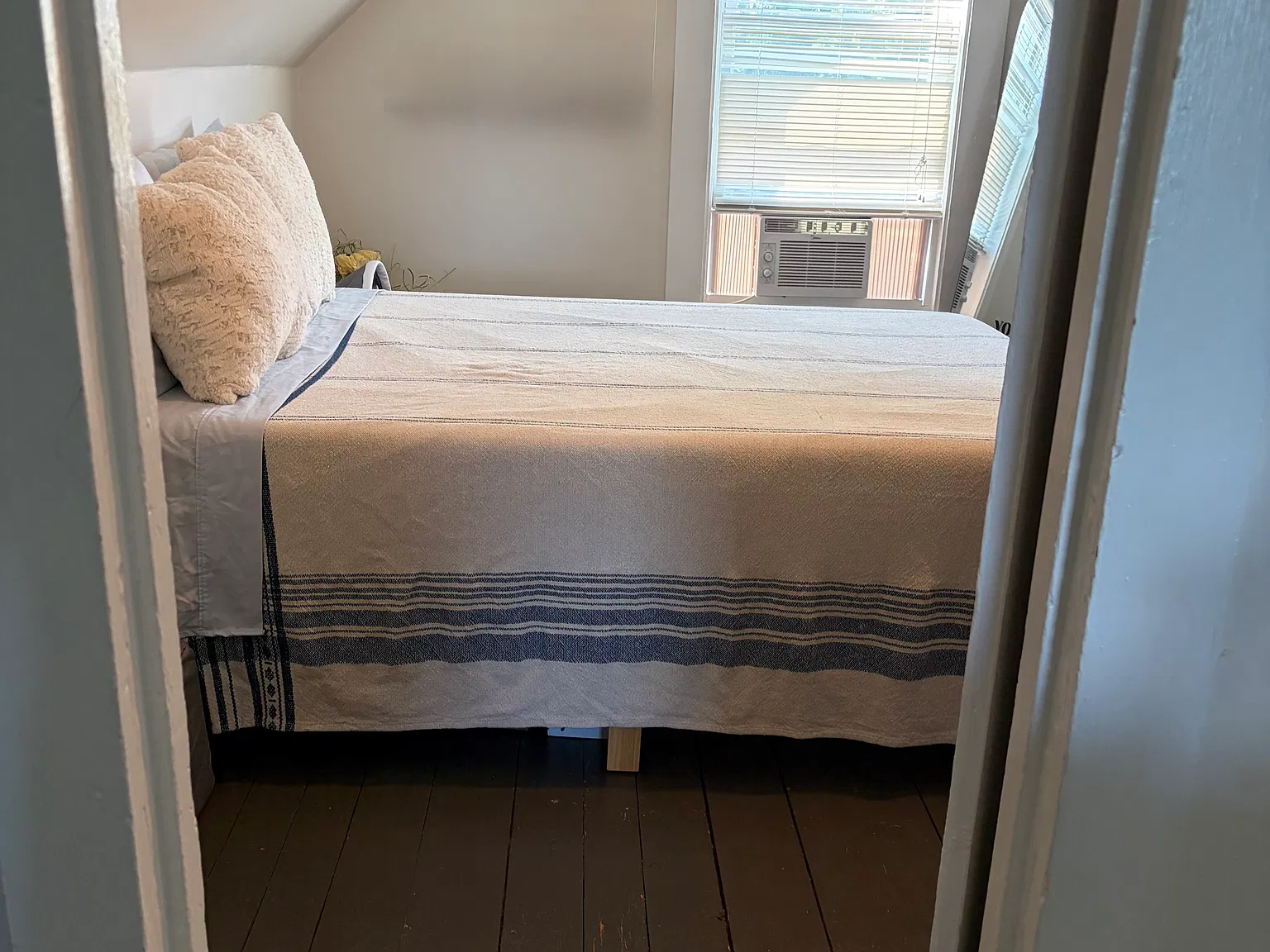 2 bed, 1200 sqft, $1,850 — Photo 2
