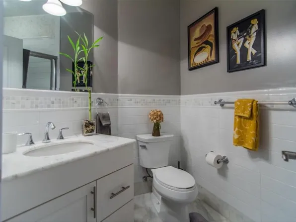 200 Laird Avenue 106 image 7 of 8