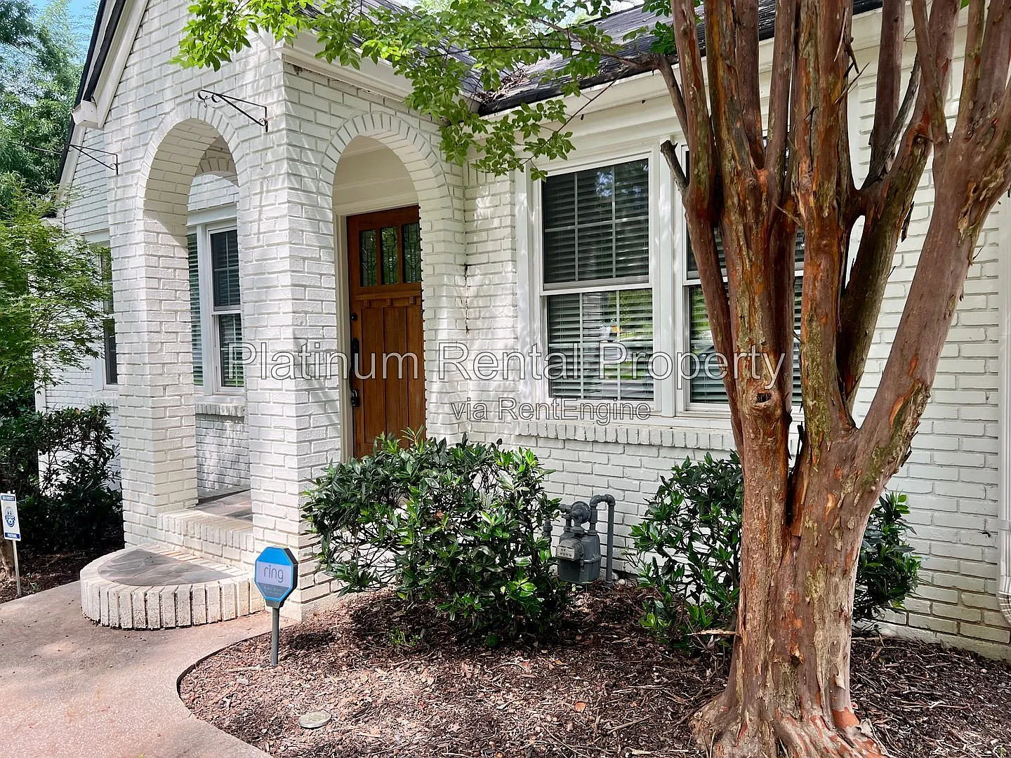 3 bed, 2.0 bath, 1450 sqft, $3,000 — Photo 2