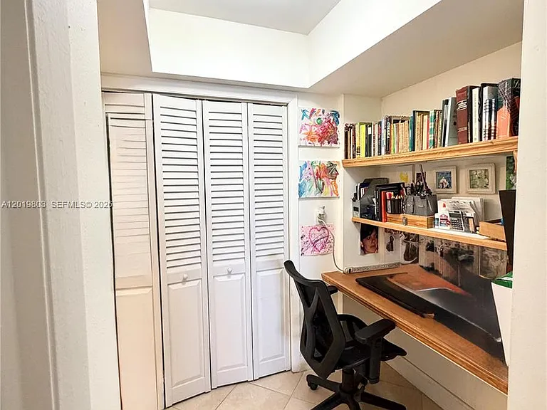 18601 NE 14th Ave #301 — Photo 21