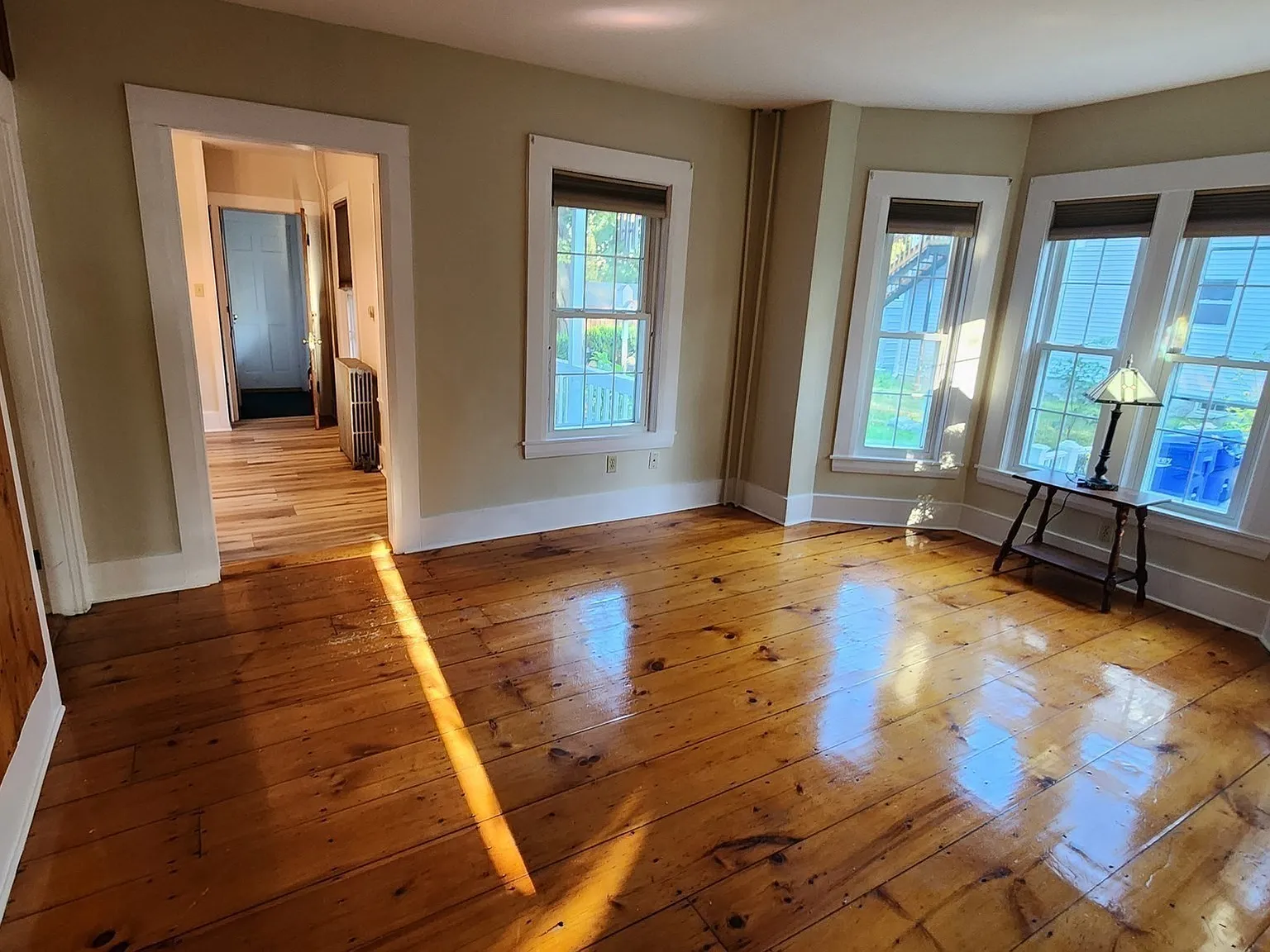 2 bed, 1.0 bath, 1100 sqft, $2,300 — Photo 4