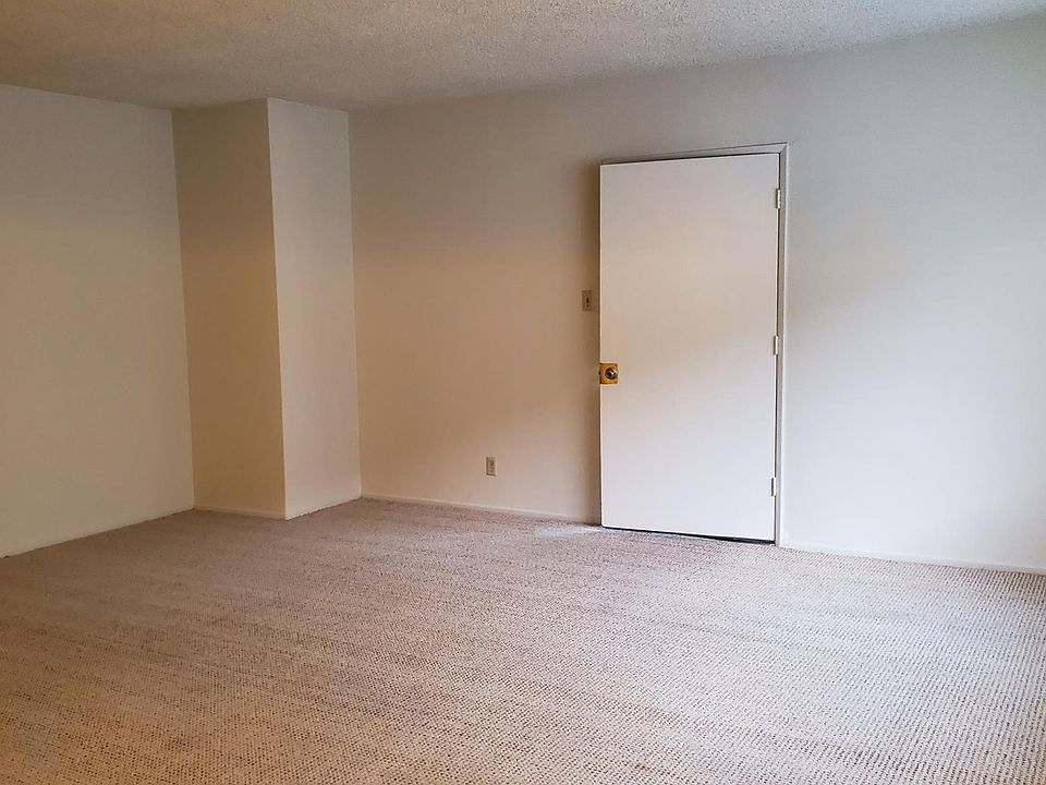 2nd image of 101 Park St APT C