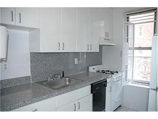 Rented by Douglas Elliman | media 19