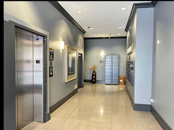 4th image of 525 11th Ave Unit 1409