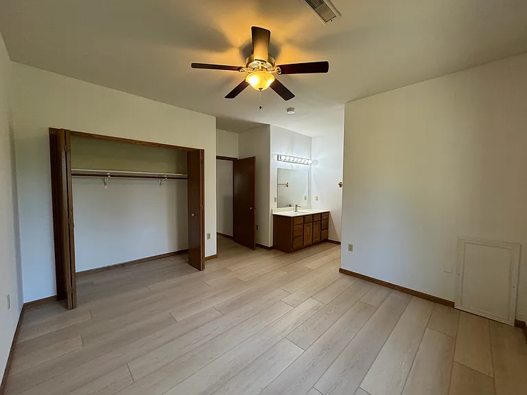 622 Greenfield Dr — Photo 10