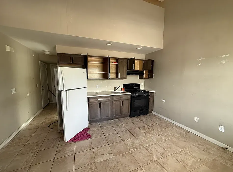 2 bed, 850 sqft, $2,350 — Photo 3