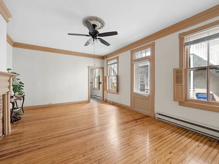 232 E 2nd St #1 — Photo 3