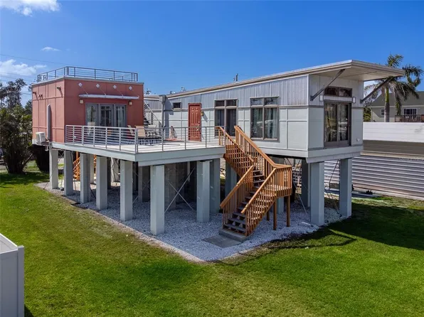 3833 117th St W, Bradenton, FL 34210