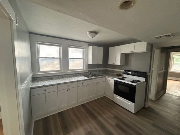 26 E Main St #2L