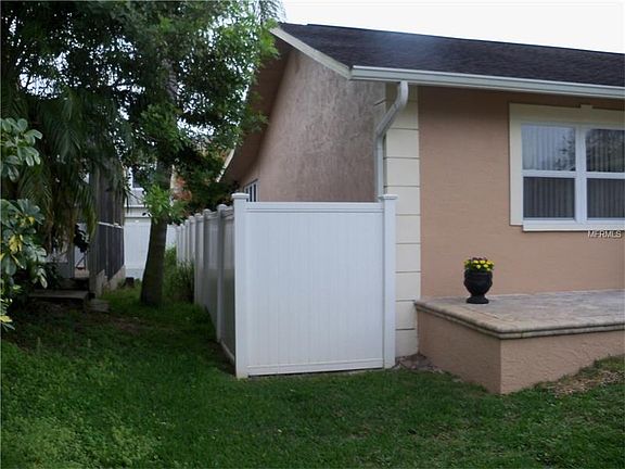 3rd image of 425 Manor Blvd