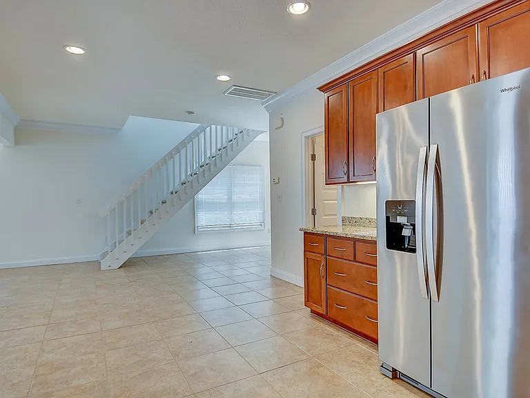 2224 W Berrie Cir — Photo 24
