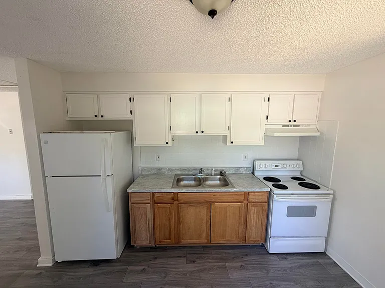 7434 Chapel Ave — Photo 6
