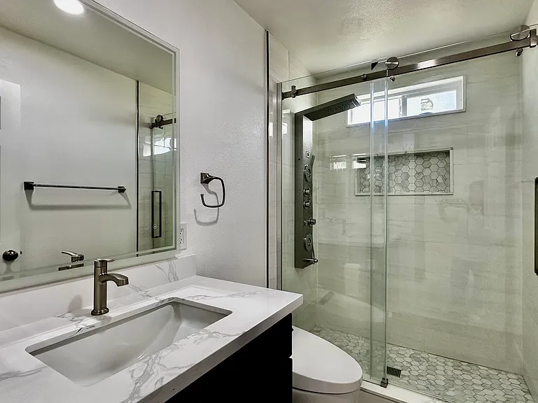 2602 1/2 W Borchard Ave — Photo 14