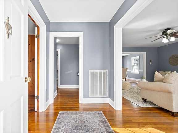4th image of 1459 Golf Club Ln