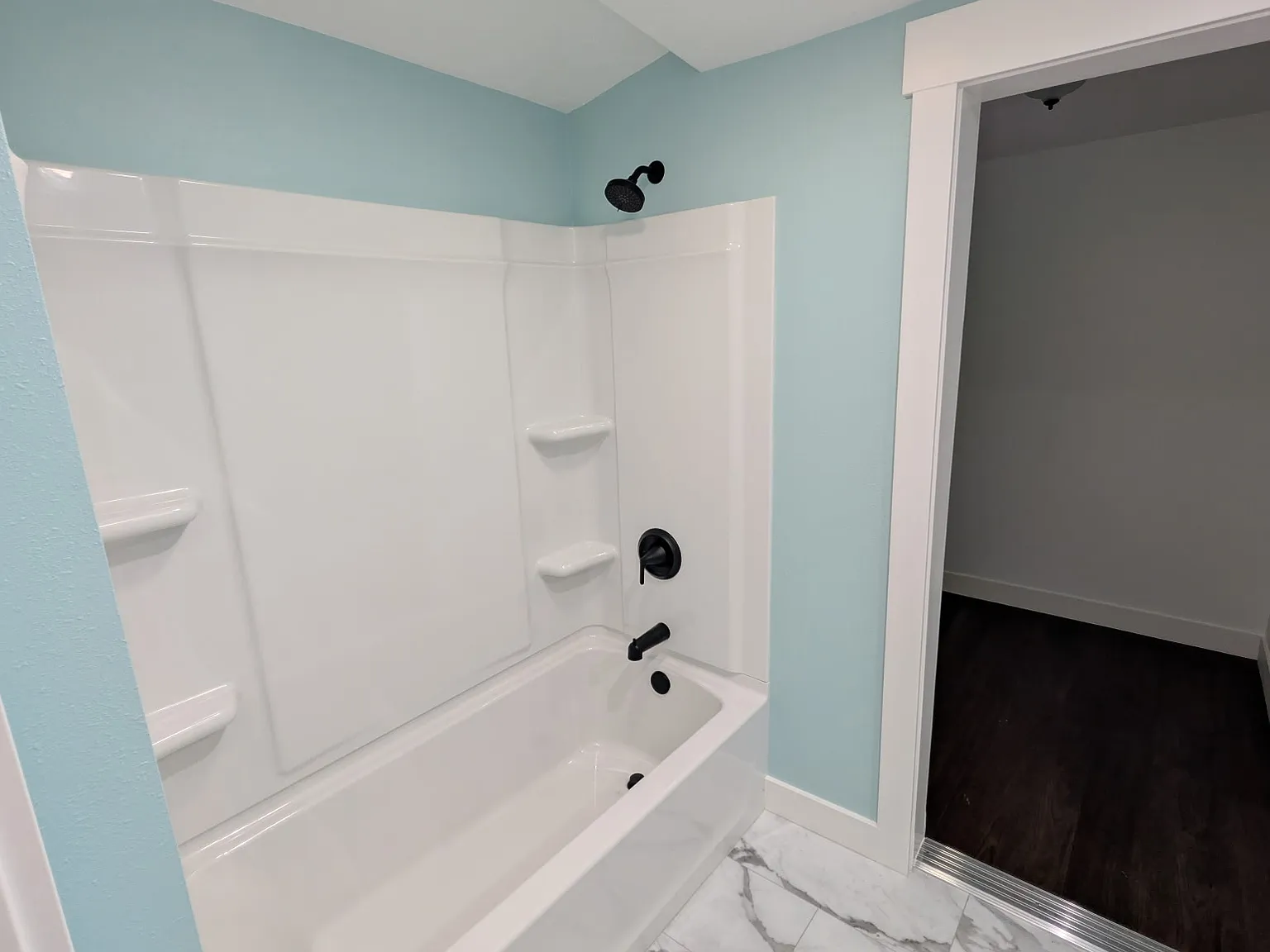 3 bed, 2.5 bath, 1780 sqft, $2,900 — Photo 2