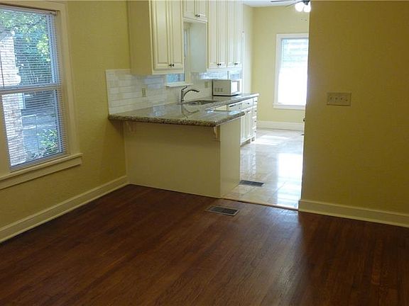 4th image of 2627 Lubbock Ave