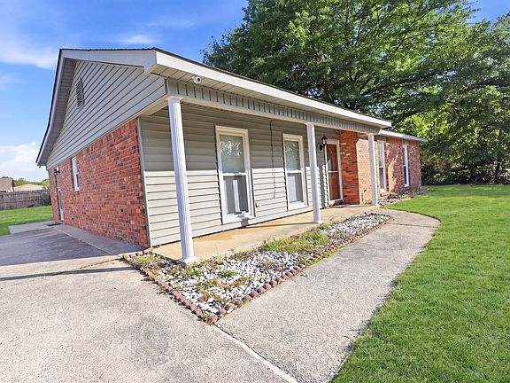 2nd image of 2812 White Chapel Dr