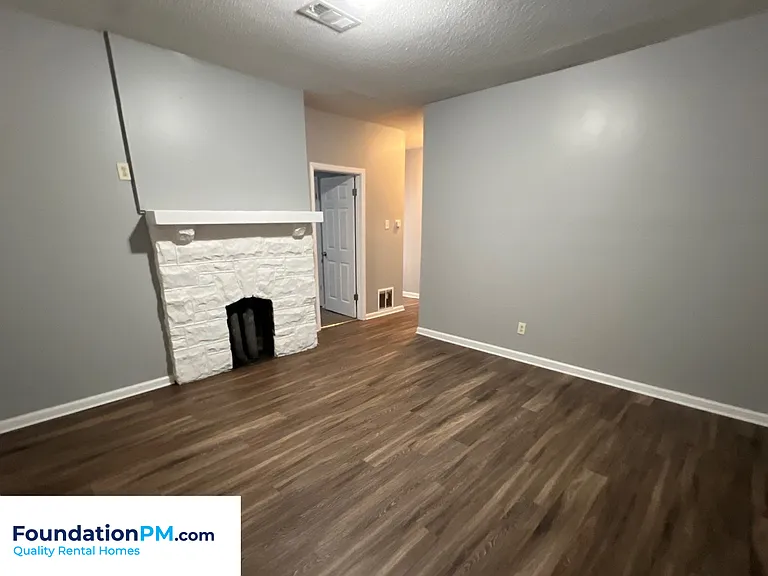735 Roanoke Ave — Photo 5
