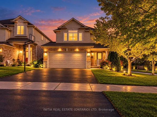 648 Oakcrossing Rd, London, ON N6H 5T7