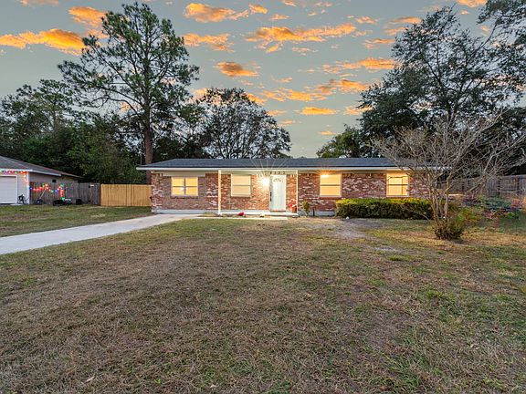 3rd image of 8327 Thornton Ct