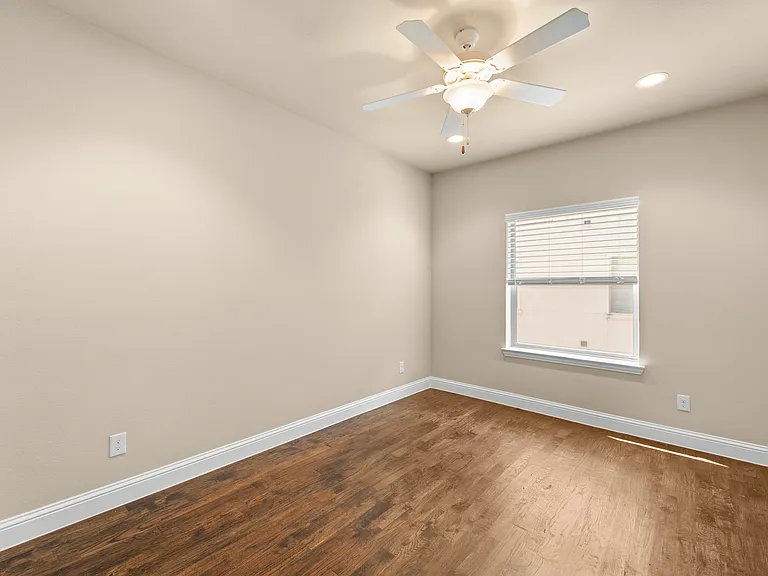 2952 Sheridan Dr — Photo 24